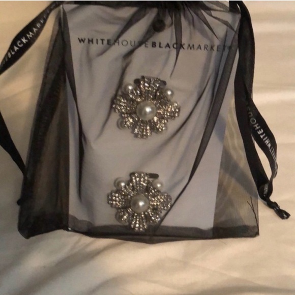 White House Black Market Silver Pearl Floral Shoe Clips Set - Picture 8 of 9